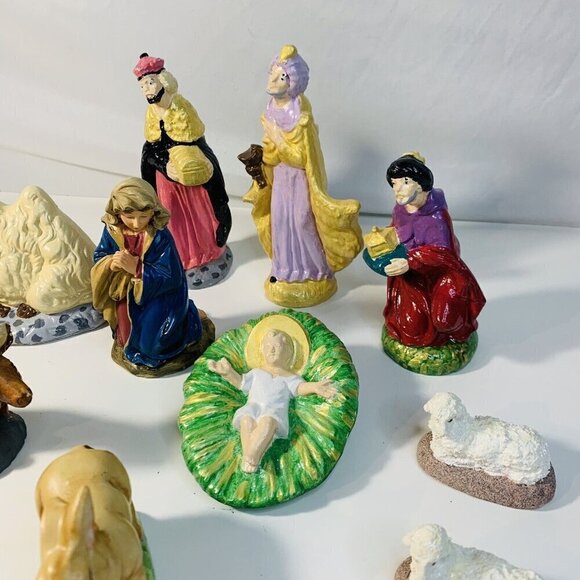 Vintage Christmas Nativity Figures Lot Various Sizes & Materials Hand Painted - Picture 2 of 11